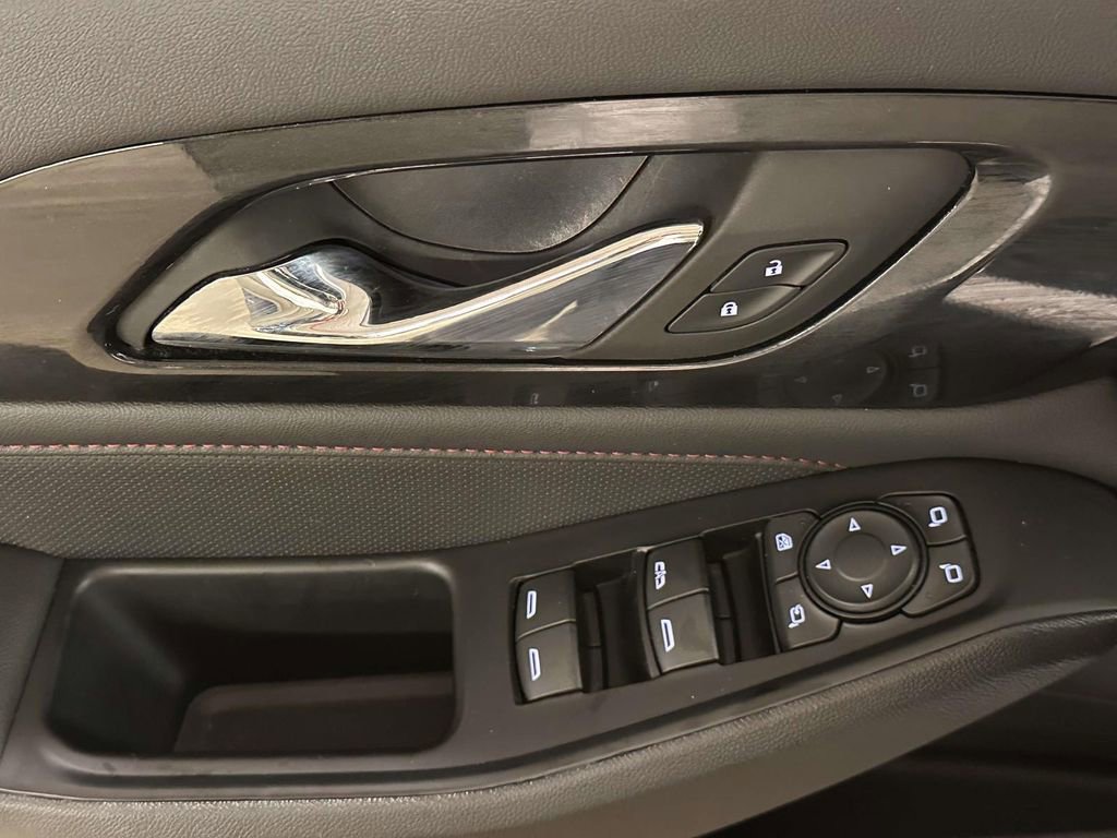 Used 2023 Chevrolet Traverse RS image 12