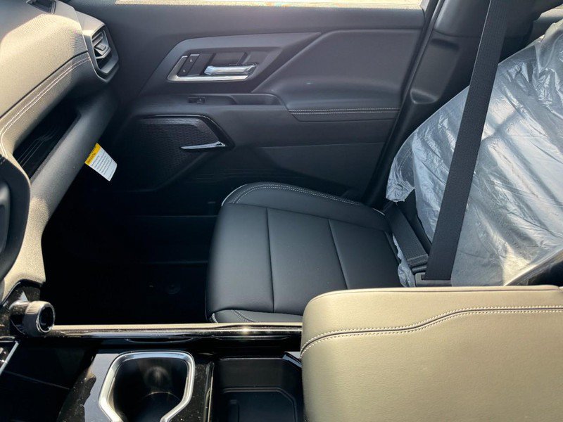 New 2026 Chevrolet Silverado EV LT AWD/4WD image 9