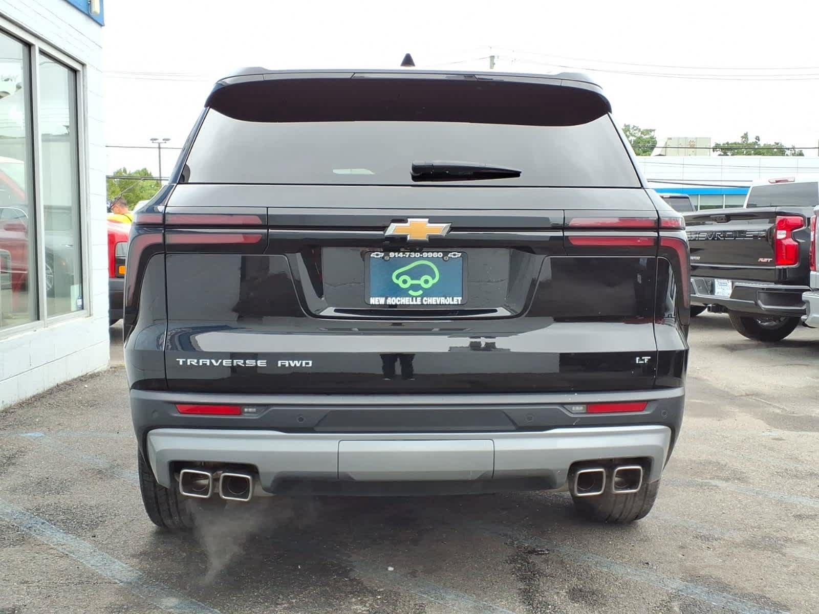 Used 2024 Chevrolet Traverse LT AWD/4WD image 5
