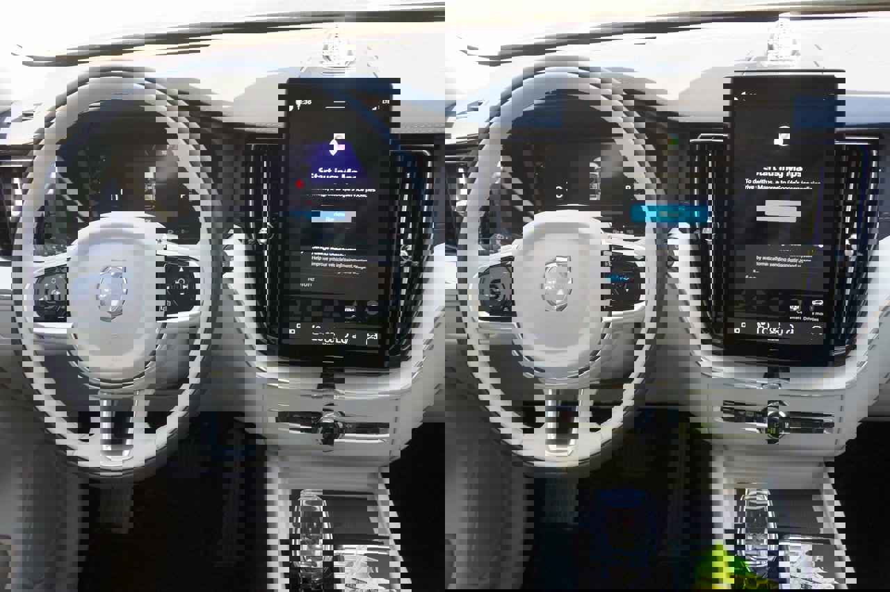 New 2026 Volvo XC60 T8 Ultra w/ Protection Package Premier image 12