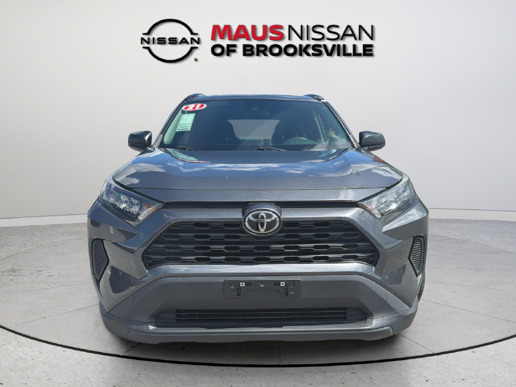 Used 2021 Toyota RAV4 LE AWD/4WD image 3