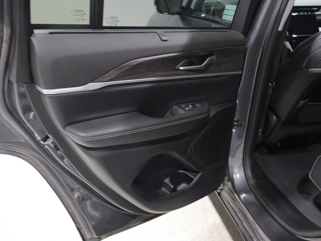 Certified 2023 Jeep Grand Cherokee Limited w/ Luxury Tech Group II AWD/4WD image 20