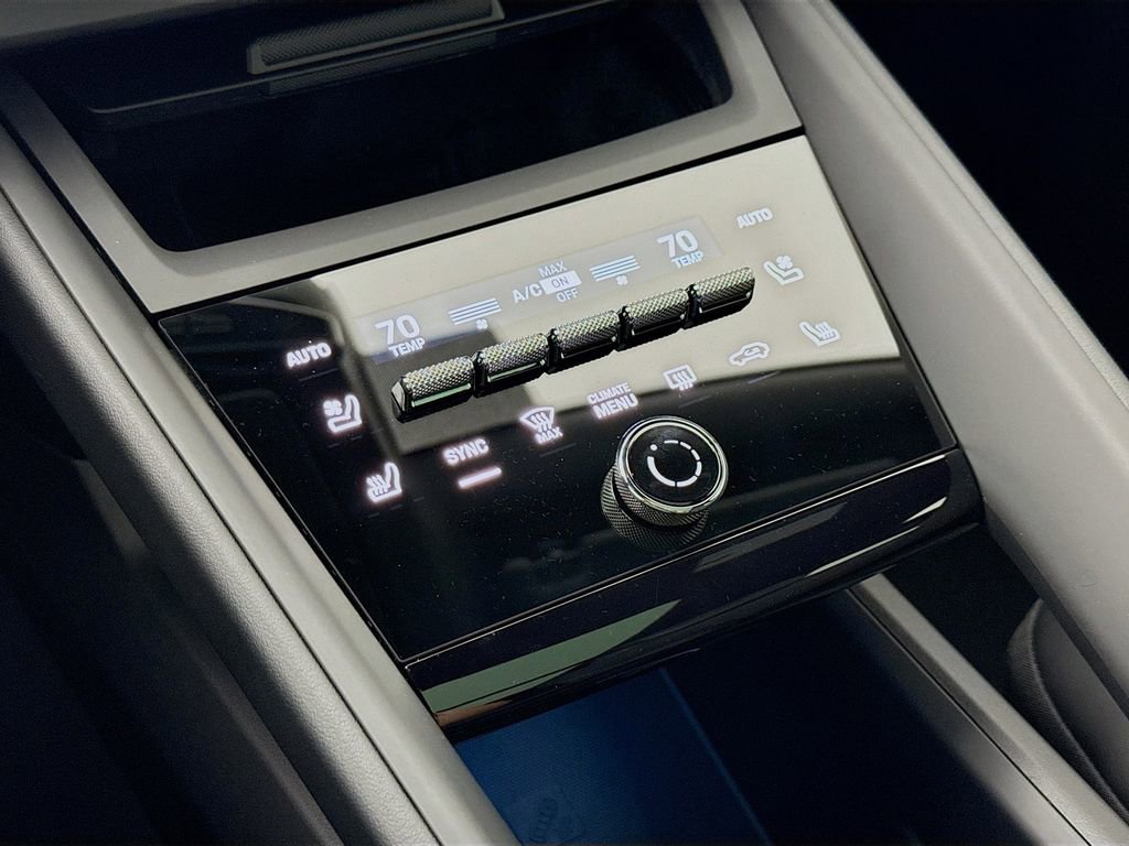 New 2026 Porsche Macan Electric image 22