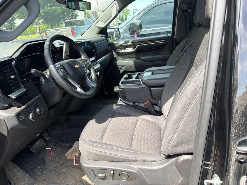 Used 2024 Chevrolet Silverado 1500 LT w/ Protection Package AWD/4WD image 8