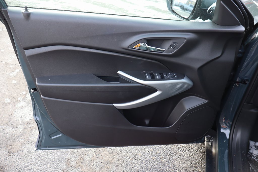 New 2026 Chevrolet Trax LS w/ LS Convenience Package image 3