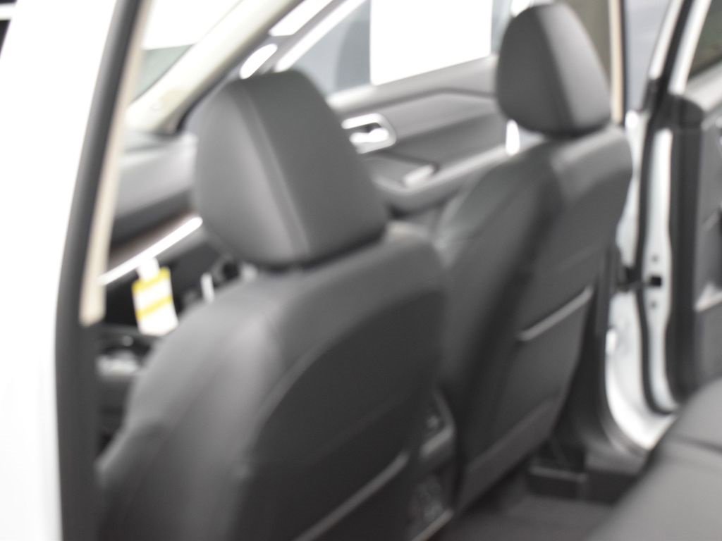 New 2026 Nissan Rogue Platinum image 19