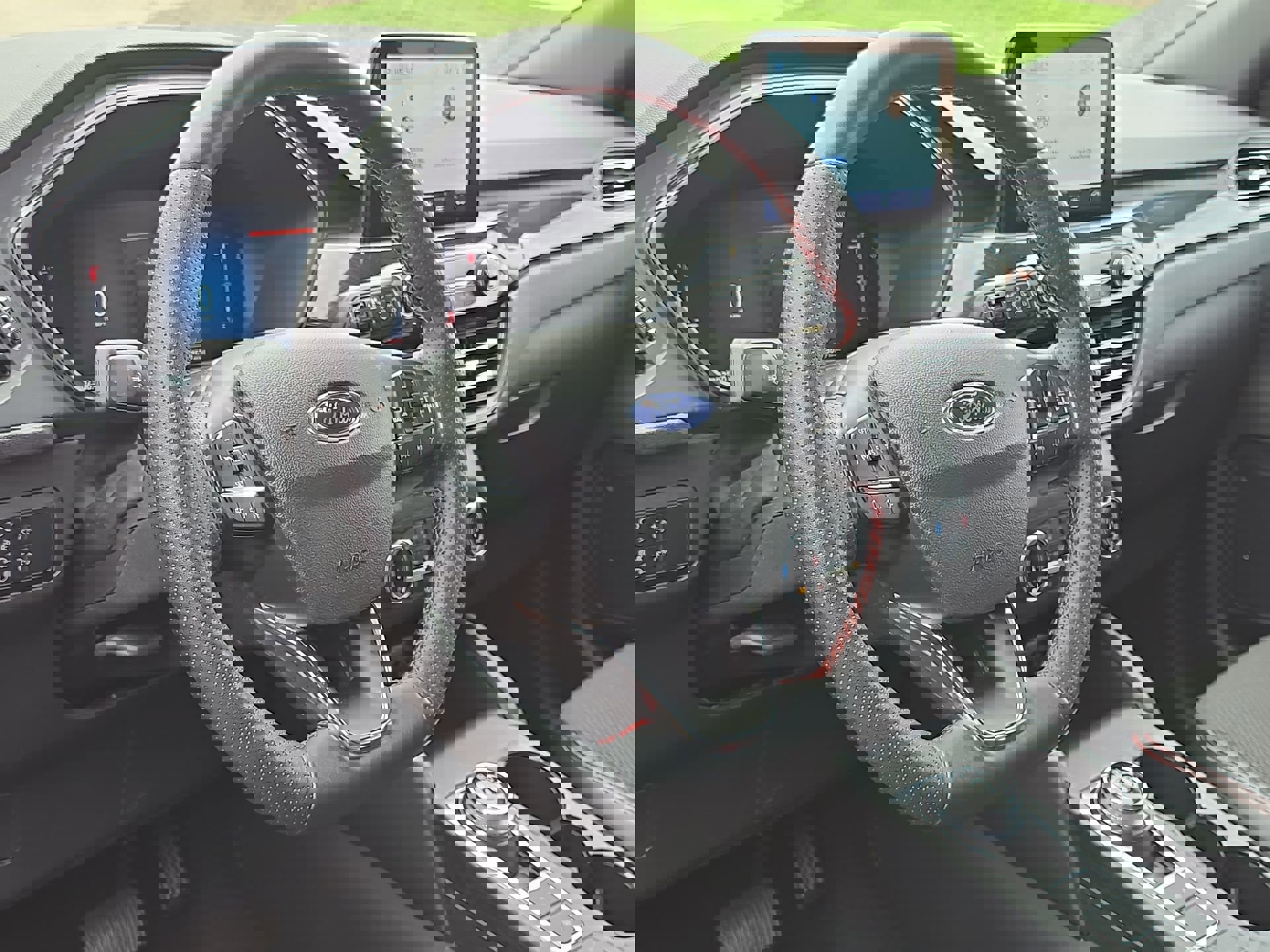 Certified 2025 Ford Escape ST-Line Select AWD/4WD image 14