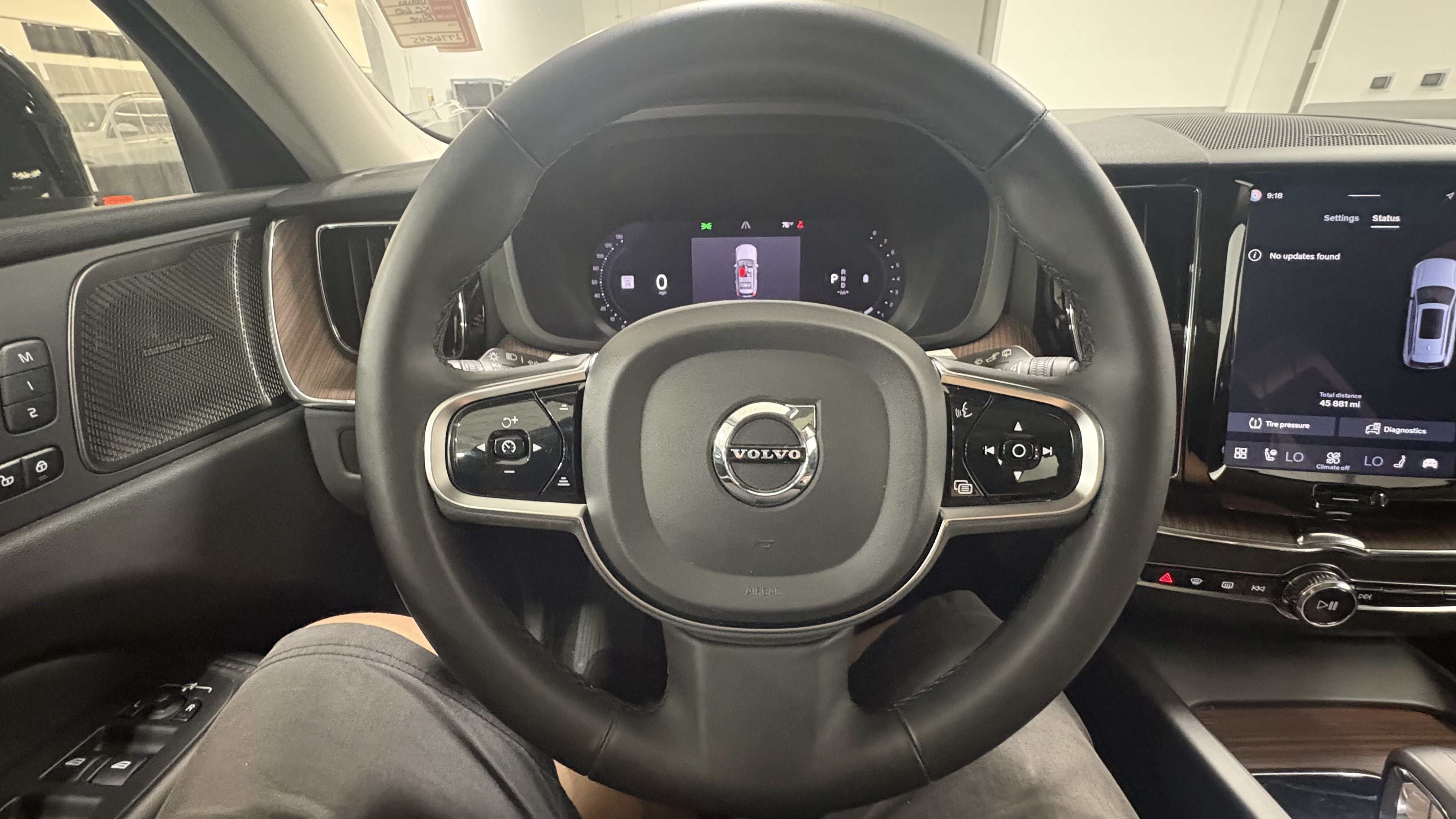 Used 2024 Volvo XC60 B5 Plus AWD/4WD image 17