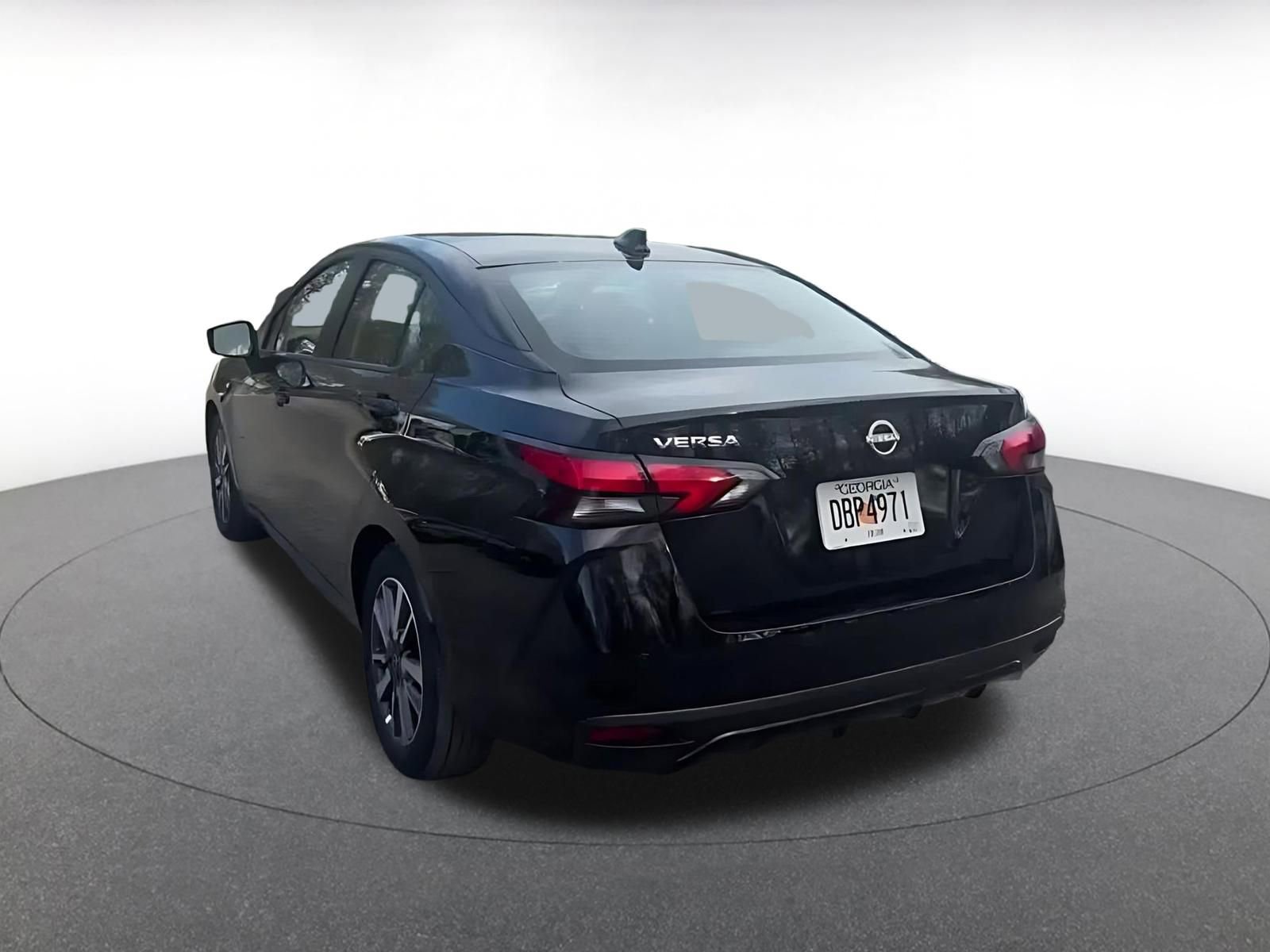 Used 2025 Nissan Versa SV FWD image 11