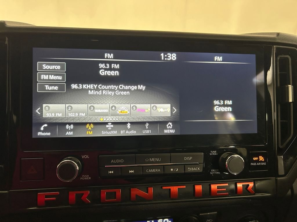 Used 2025 Nissan Frontier PRO-4X AWD/4WD image 11