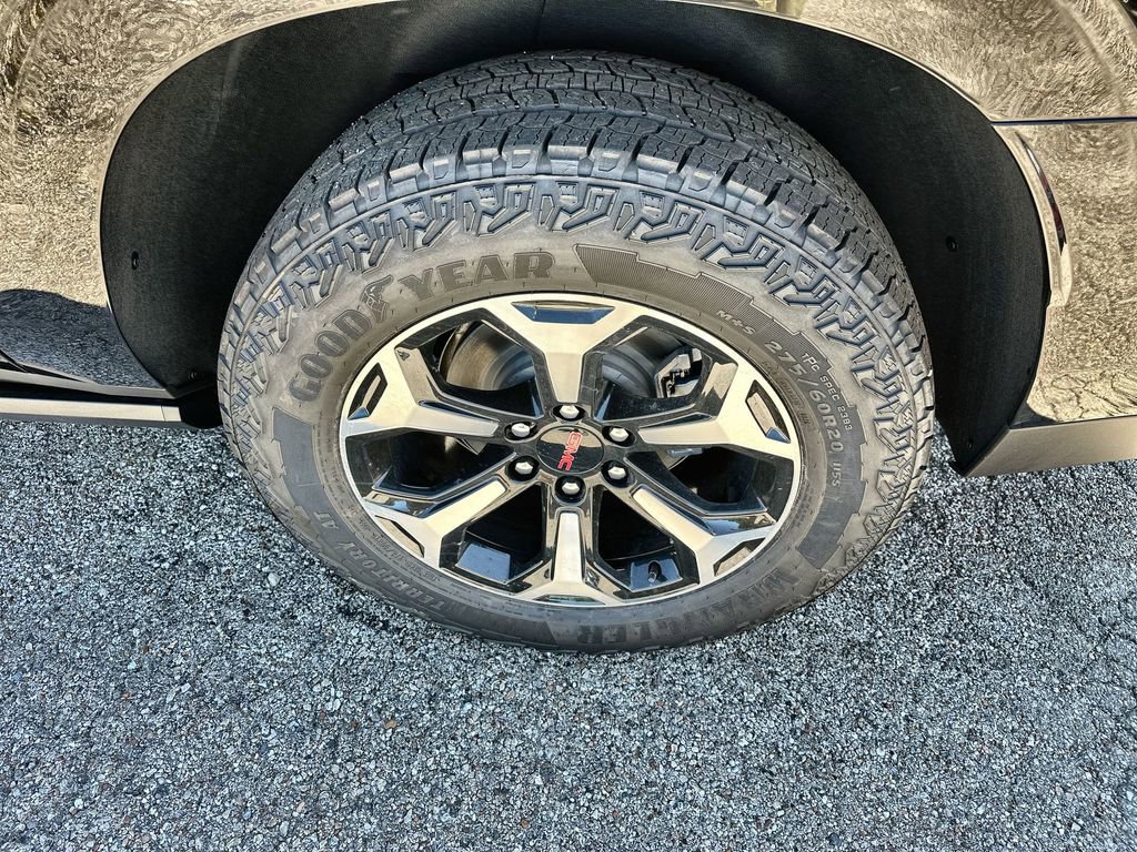 New 2026 GMC Yukon XL AT4 w/ AT4 Premium Plus Package AWD/4WD image 12