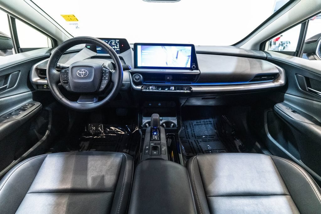 Used 2025 Toyota Prius XLE FWD image 13
