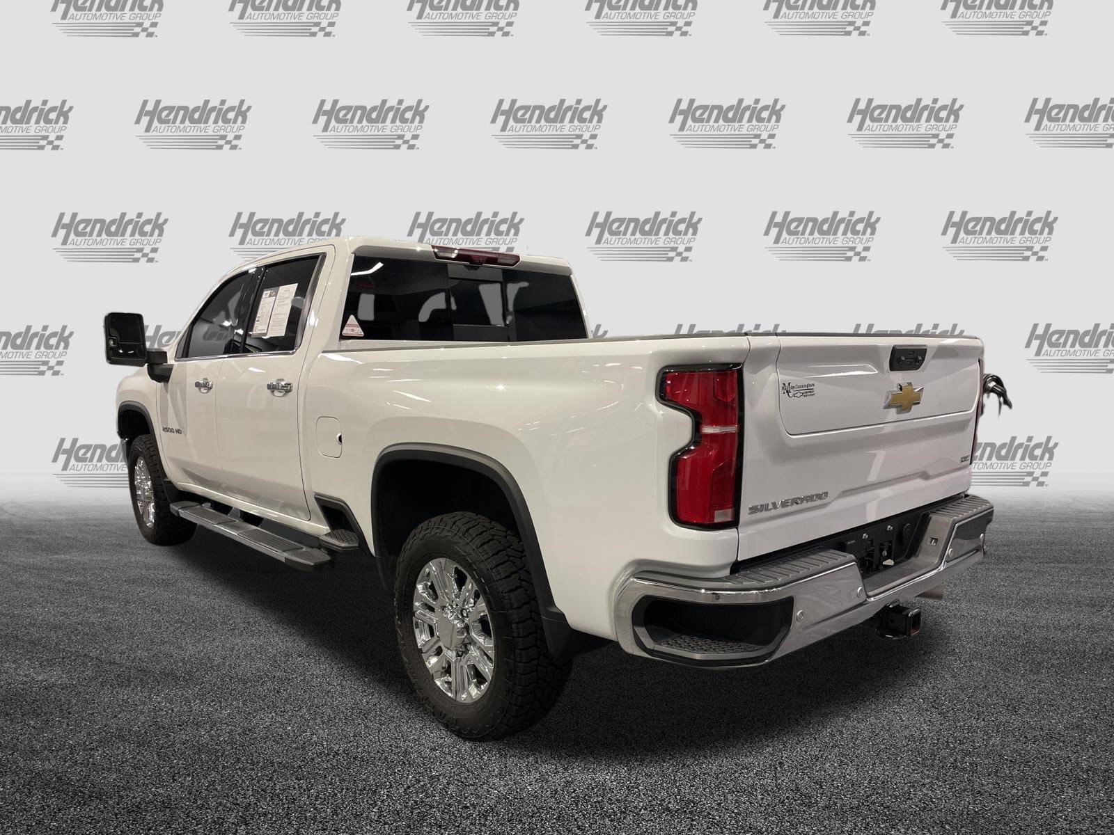 Used 2024 Chevrolet Silverado 2500 LTZ w/ LTZ Premium Package AWD/4WD image 8