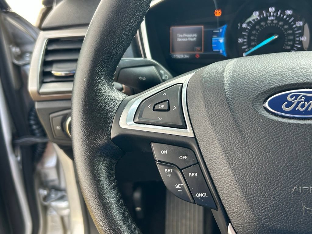 Used 2017 Ford Fusion SE w/ Equipment Group 201A FWD image 37