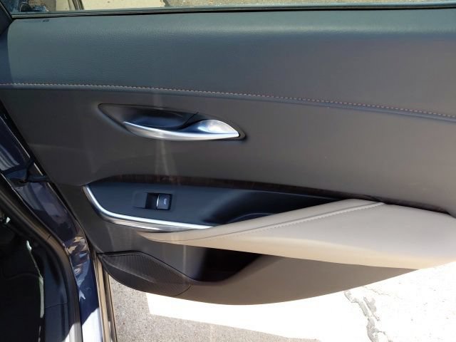 Used 2025 Cadillac XT4 Premium Luxury FWD image 30