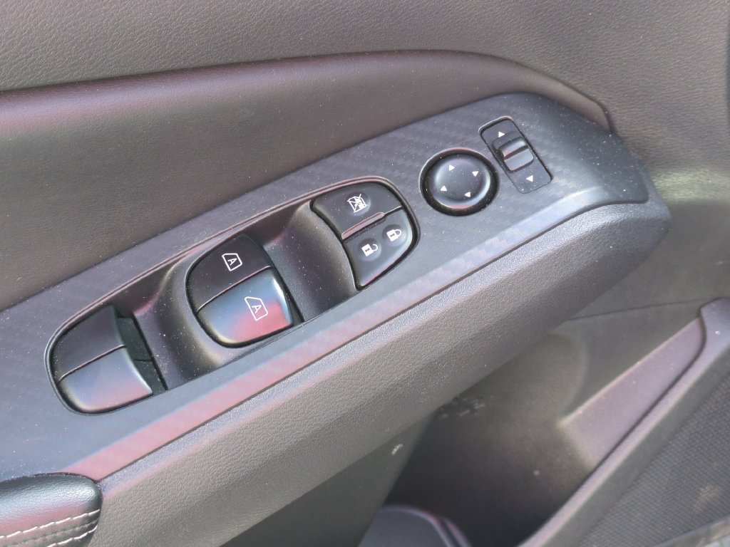 Used 2025 Nissan Altima 2.5 SV FWD image 13
