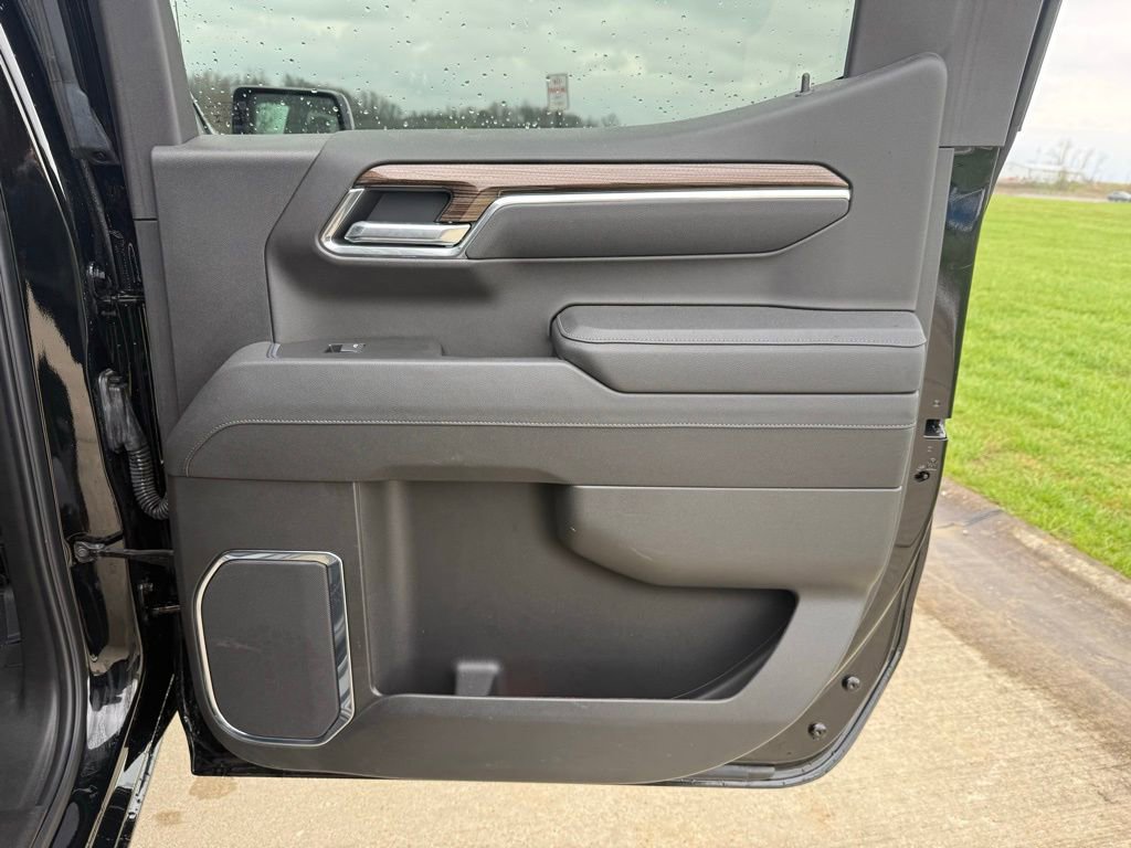 Used 2025 Chevrolet Silverado 1500 RST w/ LPO, Dark Essentials Package image 13