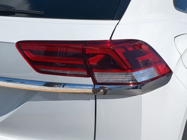 Certified 2023 Volkswagen Atlas Cross Sport SE w/ Black Wheel Package image 8