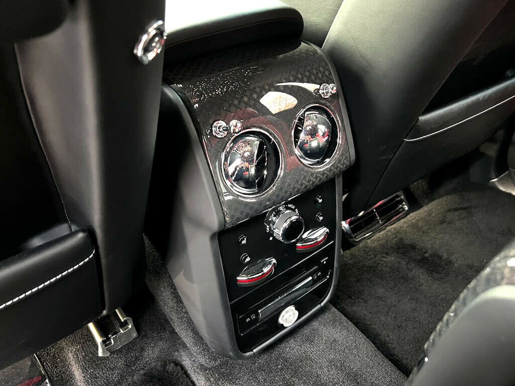 Used 2022 Rolls-Royce Cullinan Black Badge image 57