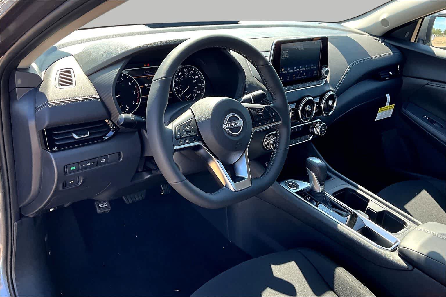 Used 2025 Nissan Sentra SV w/ All-Weather Package FWD image 10