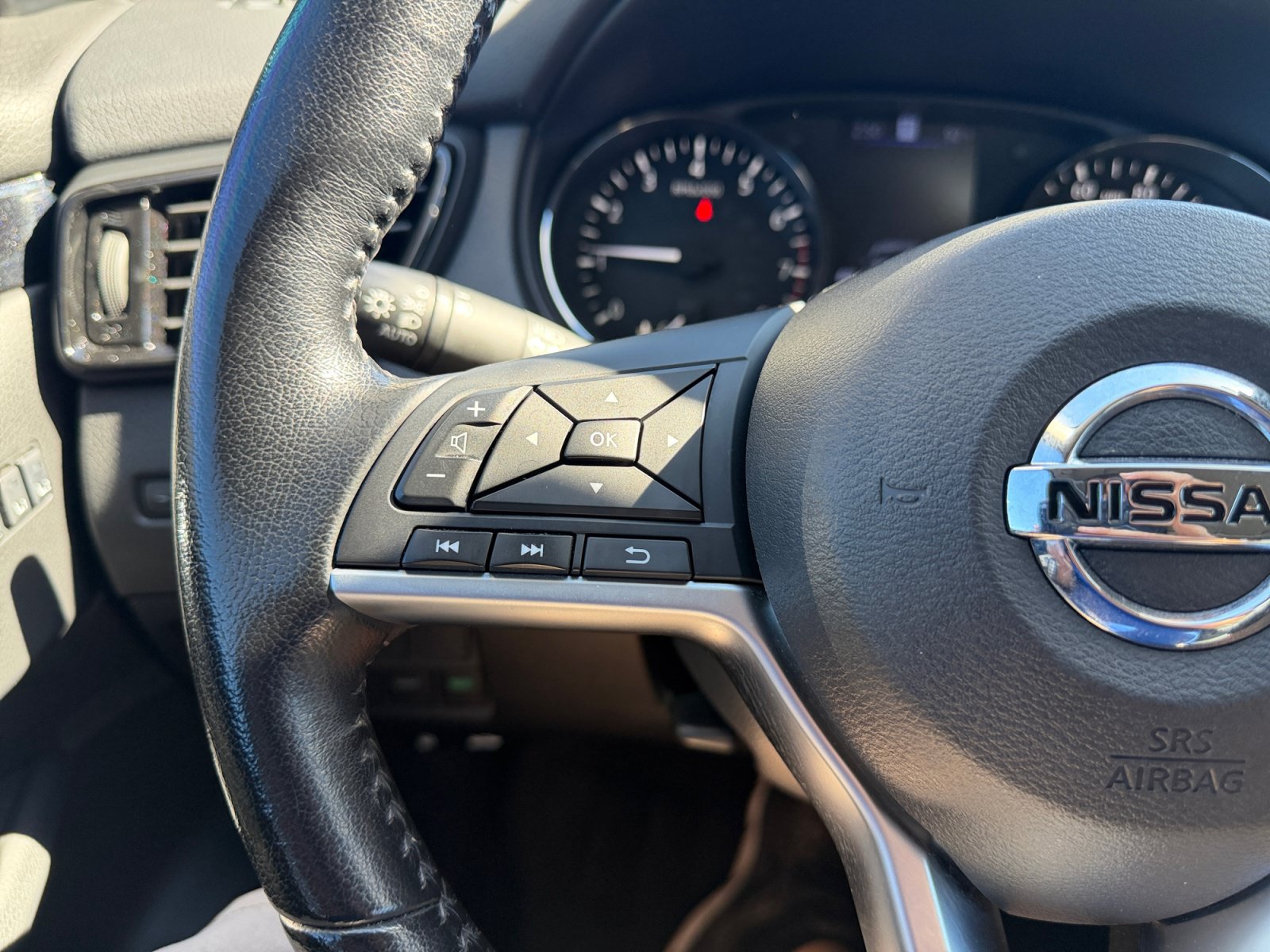 Used 2021 Nissan Rogue Sport SL w/ Premium Package FWD image 20