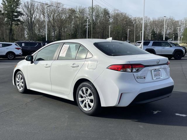 Used 2024 Toyota Corolla LE image 3