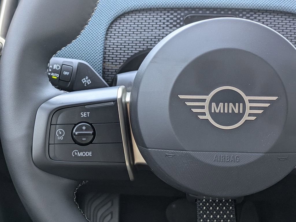 Used 2025 MINI Cooper Countryman S w/ Comfort Package Max image 23