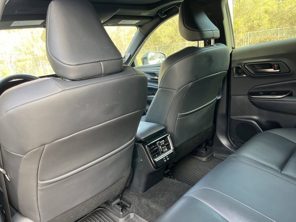 Used 2025 Toyota Crown Signia Limited image 20