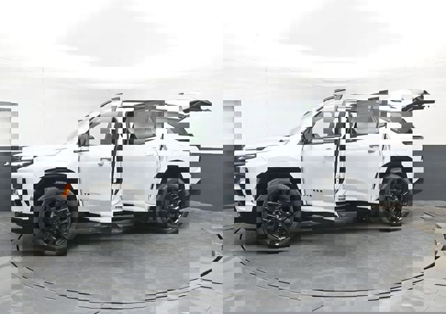 New 2026 Chevrolet Traverse RS w/ LPO, Floor Liner Package image 95