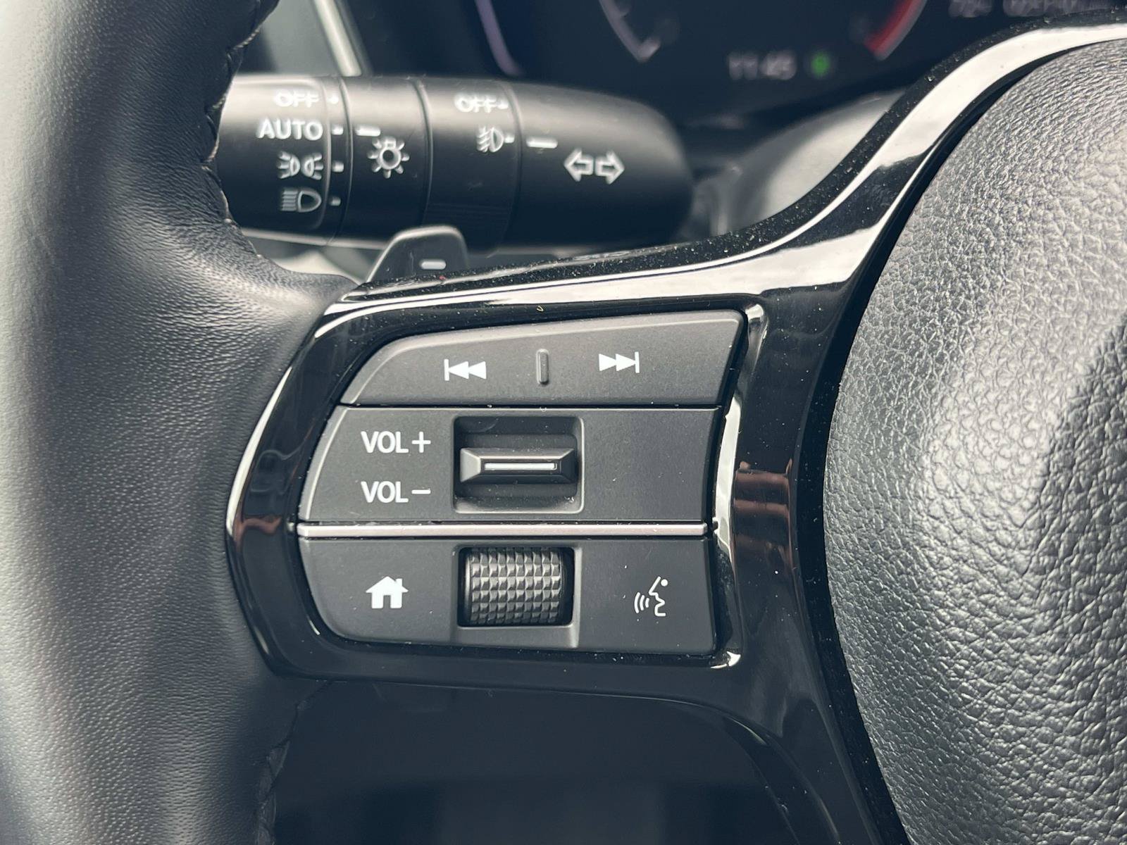 Used 2023 Honda Pilot EX-L image 9
