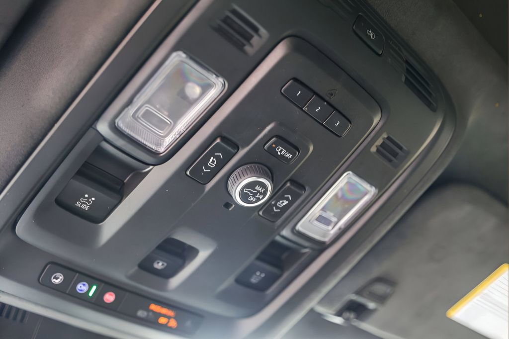 Used 2023 Cadillac Escalade Sport Platinum w/ LPO, ONYX Package image 21