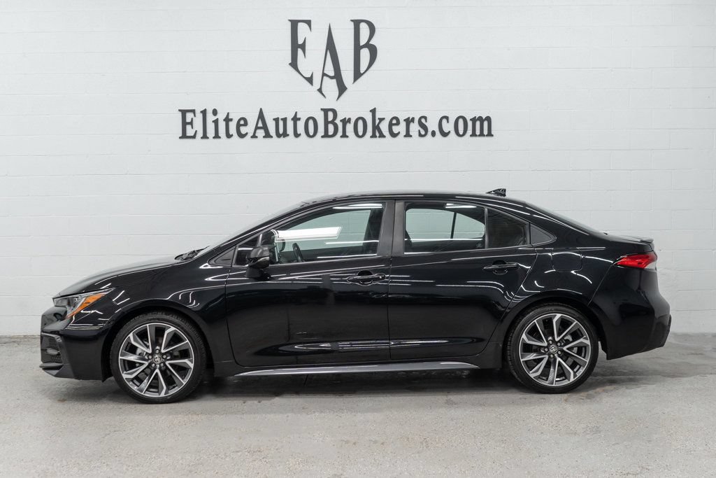 Used 2021 Toyota Corolla SE FWD image 2