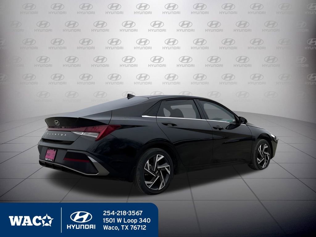 Used 2025 Hyundai Elantra SEL image 15