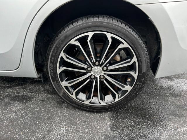 Used 2016 Toyota Corolla S Premium FWD image 37