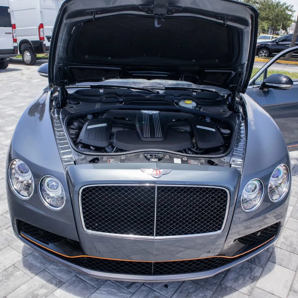 Used 2018 Bentley Flying Spur S V8 AWD/4WD image 44