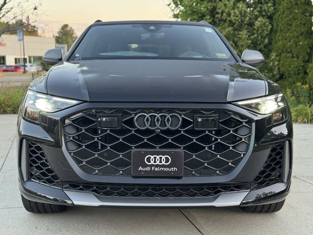 New 2025 Audi RS Q8 performance image 3