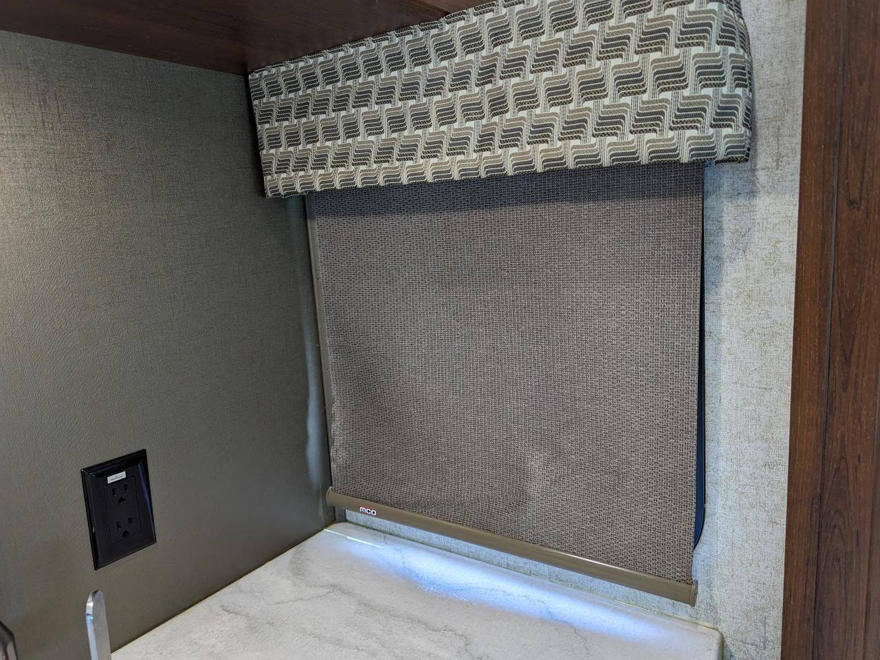 Used 2019 Chevrolet Express 4500 w/ RV Package RWD image 86