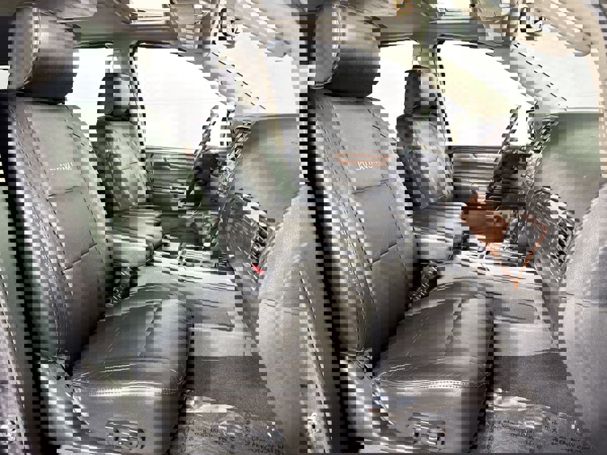 Used 2014 Nissan Armada Platinum image 38