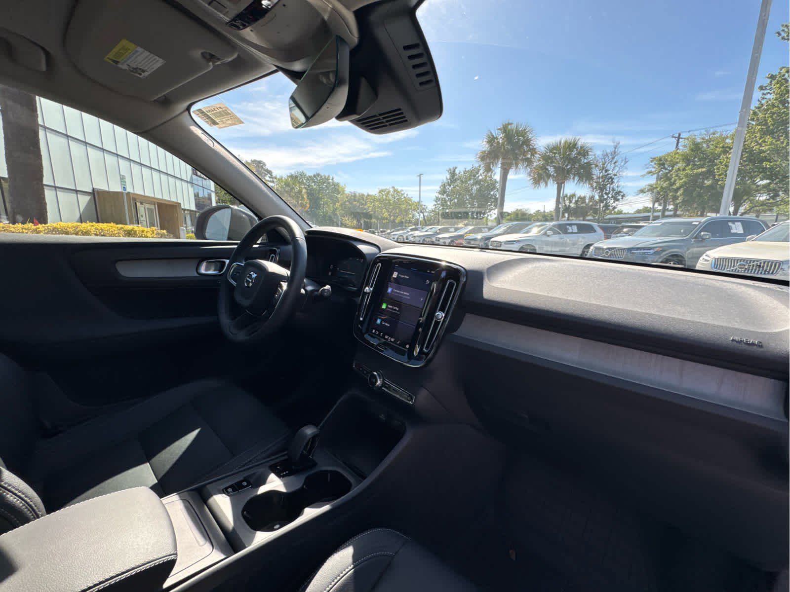 Used 2024 Volvo XC40 B5 Core w/ Climate Package image 35