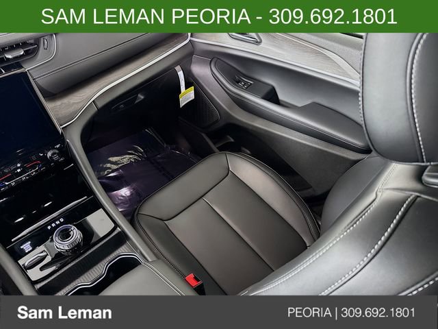 New 2025 Jeep Grand Cherokee L Limited w/ Black Appearance Package image 23