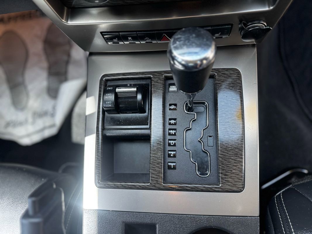 Used 2012 Jeep Liberty Limited Jet w/ Comfort/Convenience Group image 16