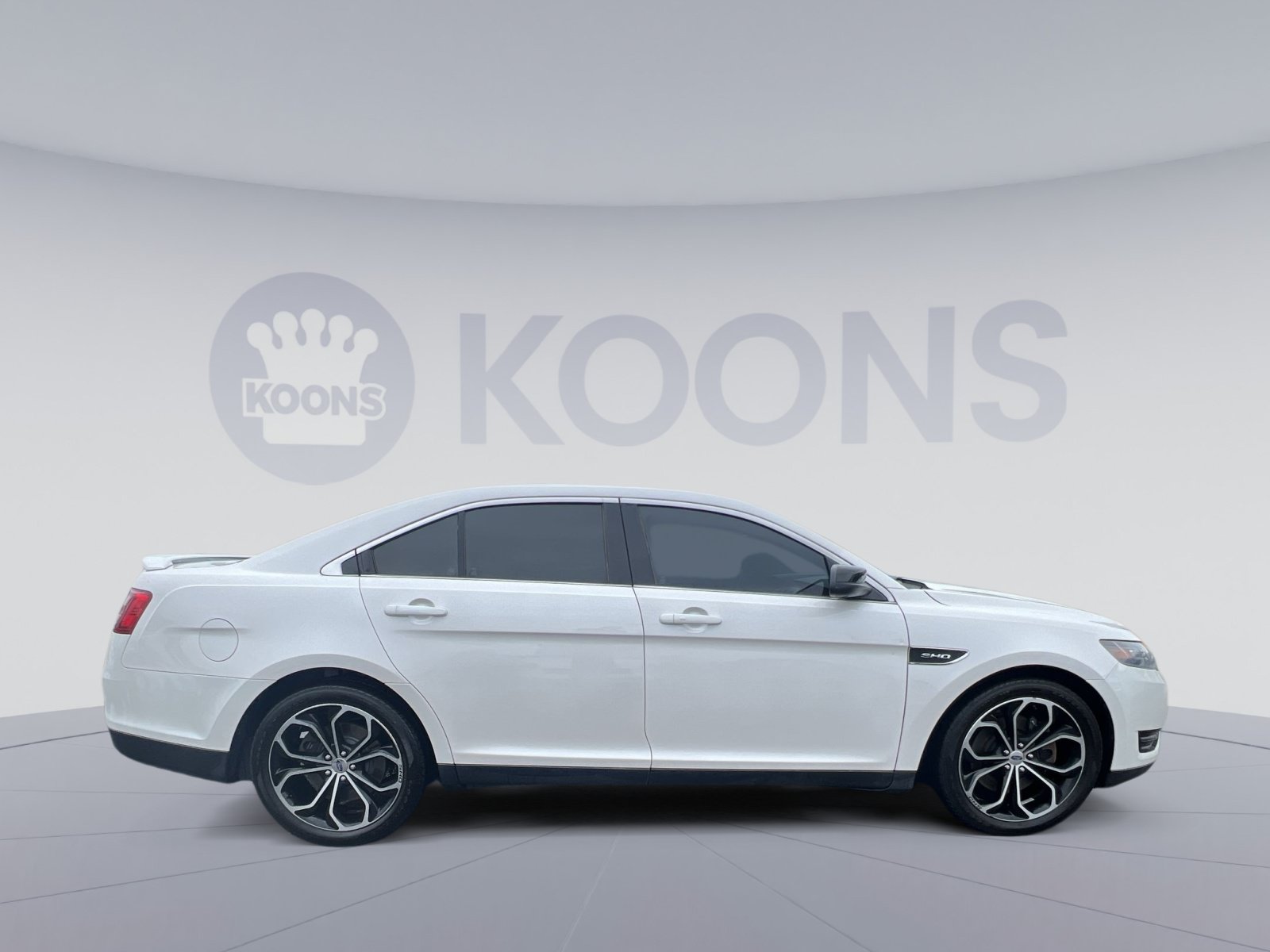 Used 2018 Ford Taurus SHO AWD/4WD image 12