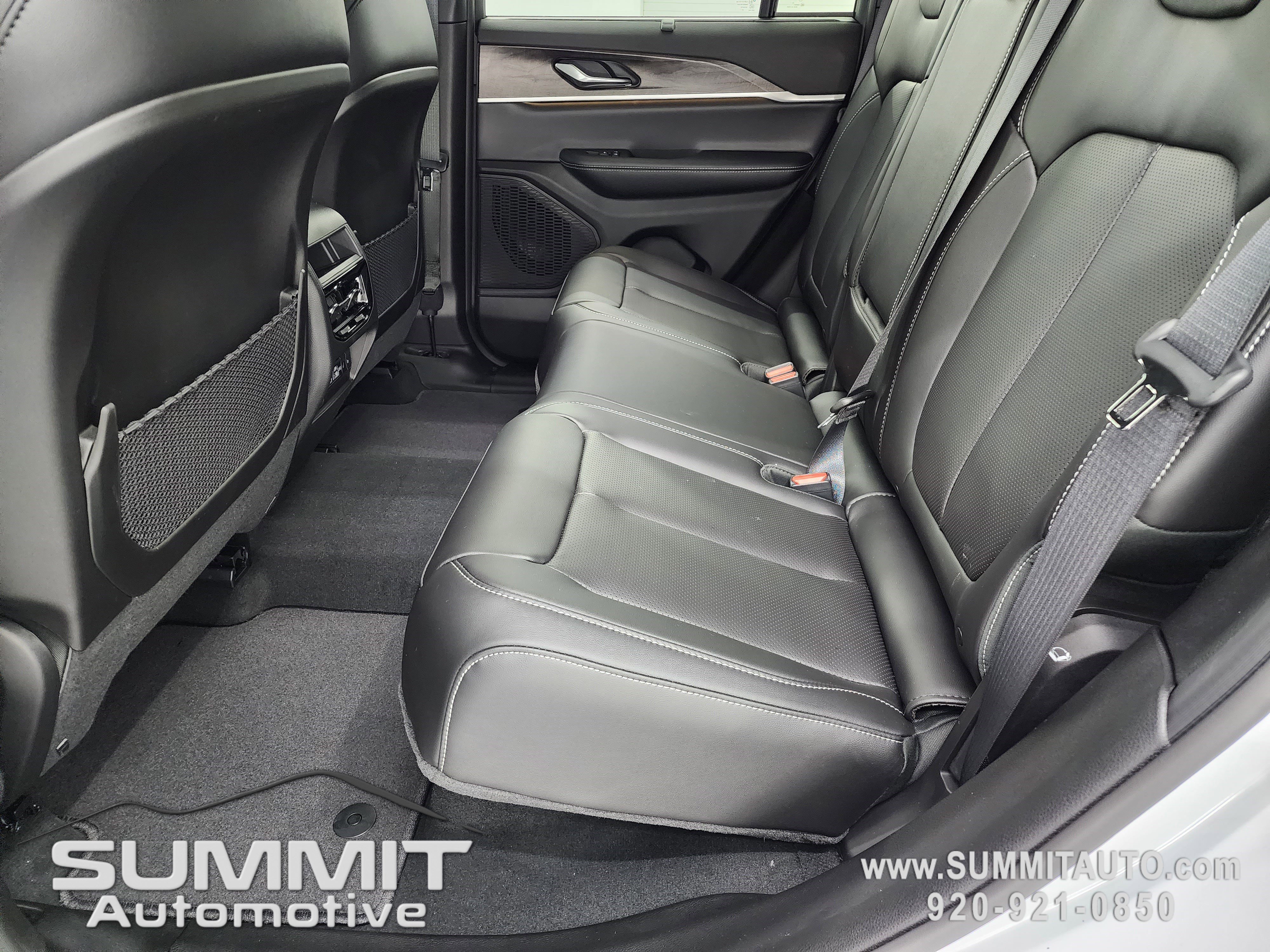 New 2025 Jeep Grand Cherokee Limited w/ Luxury Tech Group II image 9