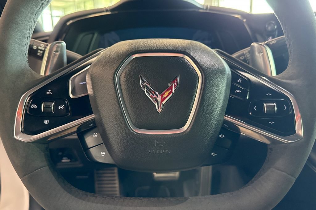 Used 2021 Chevrolet Corvette Stingray Coupe w/ Z51 Performance Package RWD image 21