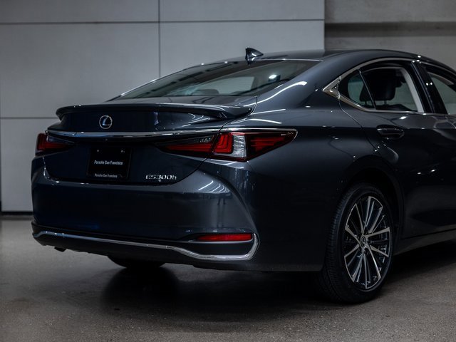 Used 2025 Lexus ES 300h w/ Premium Package image 21