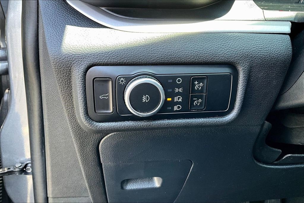 Used 2023 Ford Explorer XLT w/ Equipment Group 202A image 15