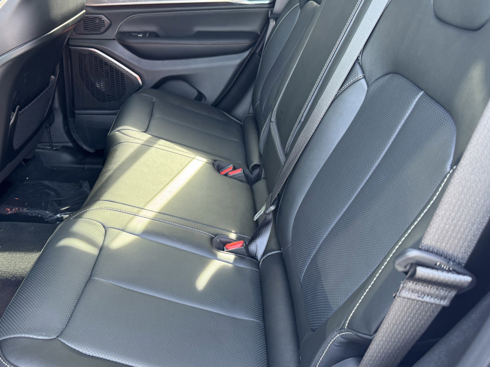 New 2025 Jeep Grand Cherokee Overland w/ Luxury Tech Group IV image 11