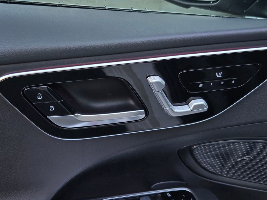 Used 2023 Mercedes-Benz C 300 Sedan image 11