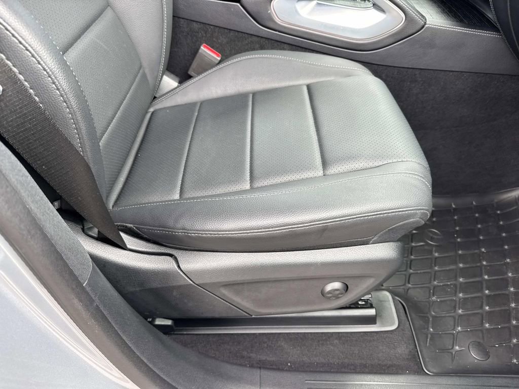 Used 2024 Mercedes-Benz GLE 450 4MATIC image 11