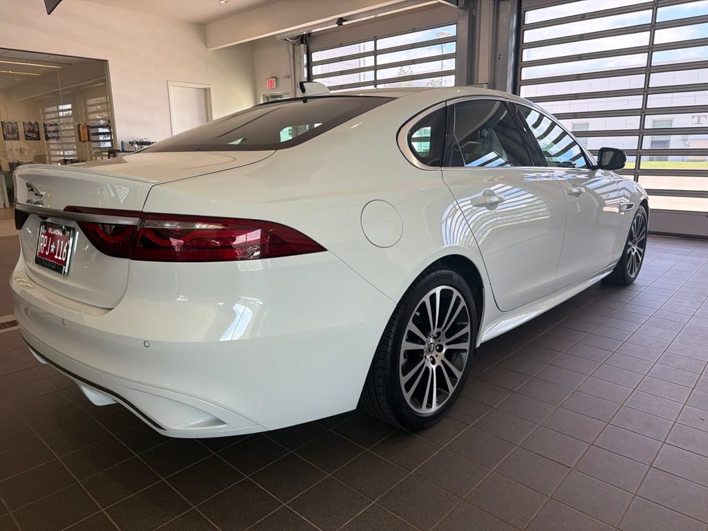 Used 2024 Jaguar XF R-Dynamic SE AWD/4WD image 5
